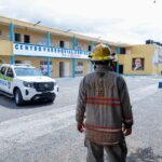 Bomberos atienden emergencia en la escuela Domingo Savio