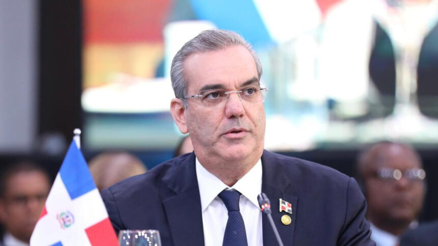 Luis Abinader durante una reunión regional. Foto de archivo de la Presidencia de la República.
